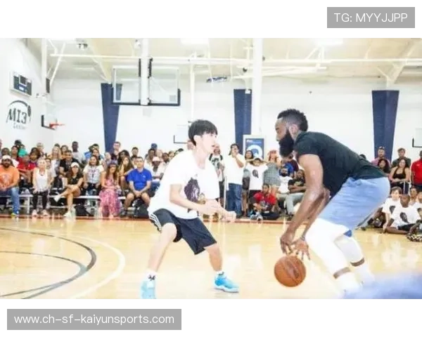 篮球少年被打到掉牙